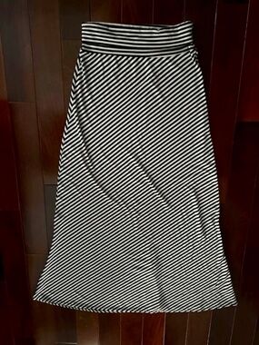 Lily Rose Black Tan Striped Maxi Skirt 42" Length Fold Over Waistband Size M EUC